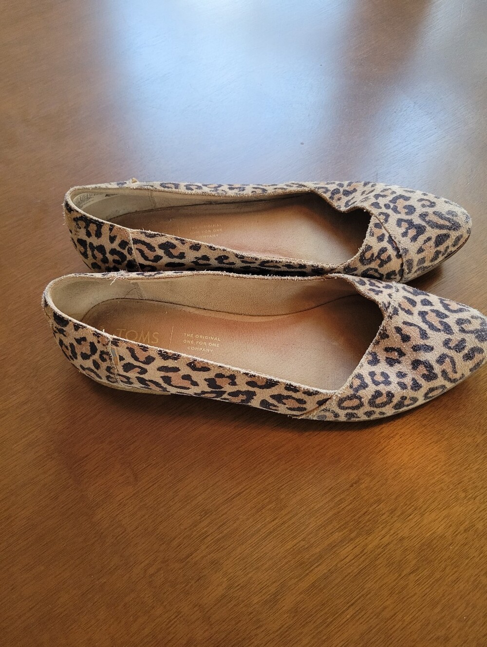 TOMS Women's Size 8.5 W Leopard Cheetah Animal Print Ballet Flats Slip On Shoes